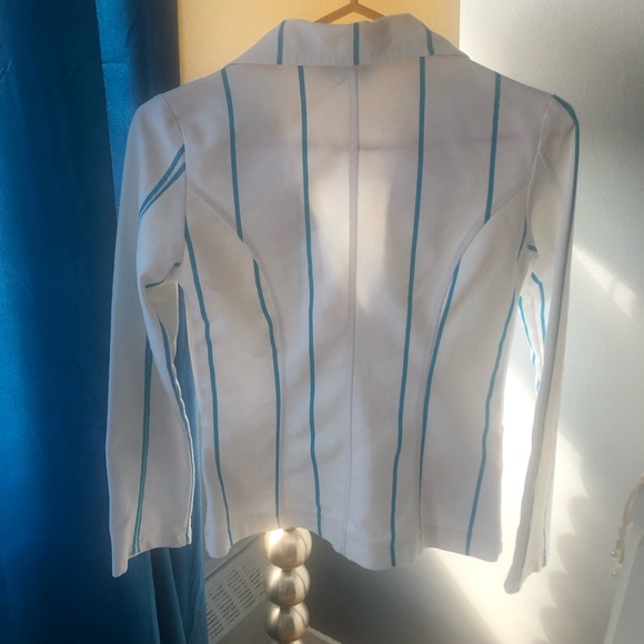 Beautiful blazer - Picture 3 of 4